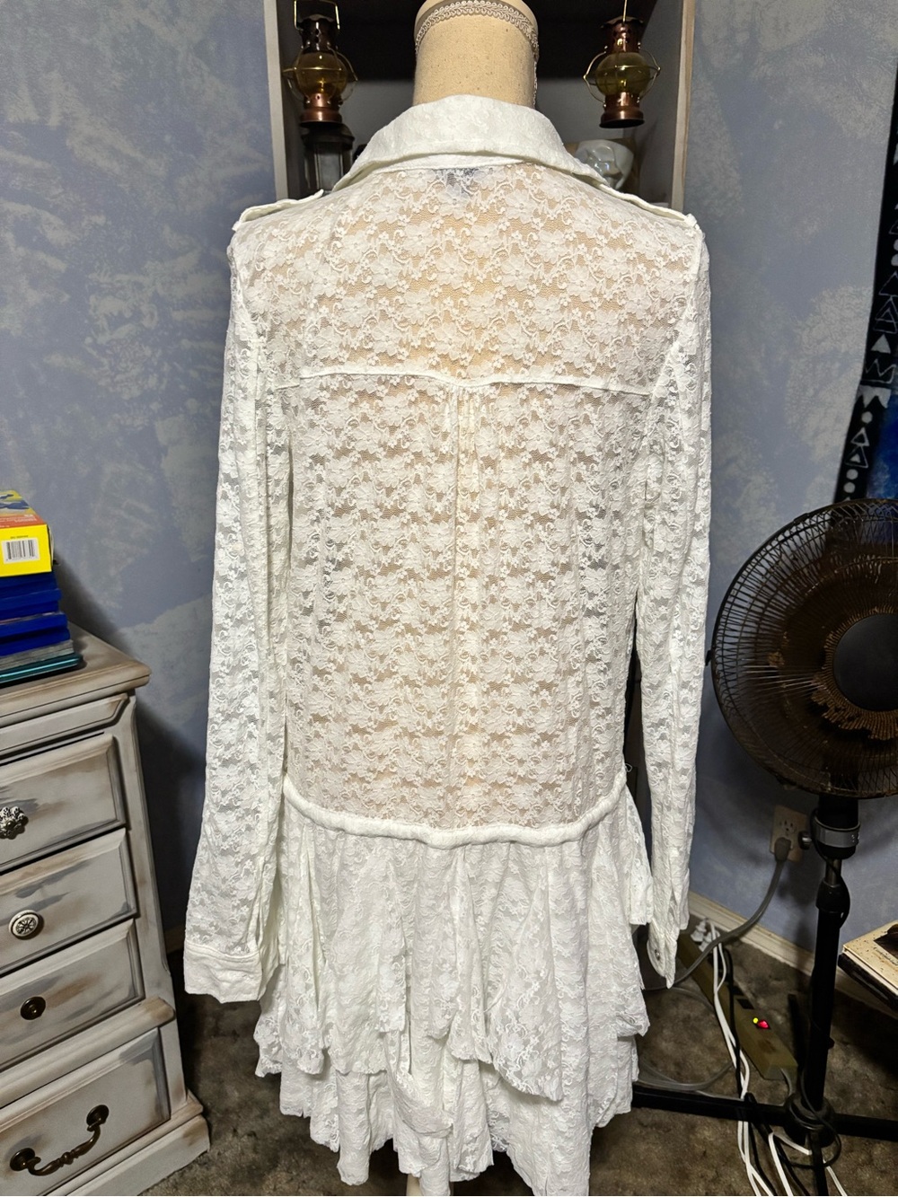 GUESS L White Floral Lace Ruffle Shirt Dress Boho Western Bridal - Picture 15 of 15